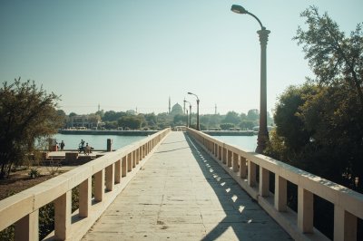 AI-generated travel thumbnail for Abū Ghurayb