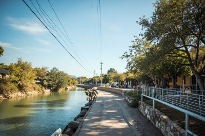 AI-generated travel thumbnail for Acatlán