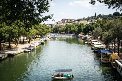AI-generated travel thumbnail for Aci Bonaccorsi