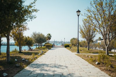 AI-generated travel thumbnail for Ágios Tomás