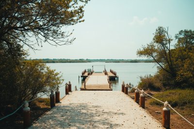 AI-generated travel thumbnail for Agnéby-Tiassa
