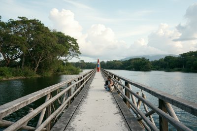 AI-generated travel thumbnail for Agua Blanca Sur