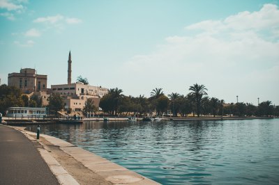 AI-generated travel thumbnail for ’Aïn el Bell
