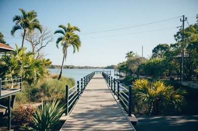 AI-generated travel thumbnail for Aitkenvale