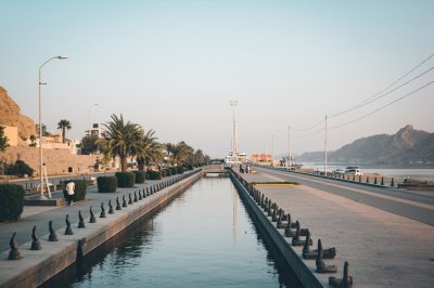 AI-generated travel thumbnail for Al Garrahi