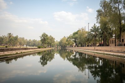 AI-generated travel thumbnail for Al Manāqil