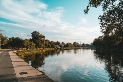 AI-generated travel thumbnail for Alcozacán