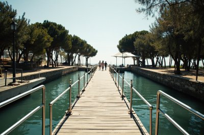AI-generated travel thumbnail for Alcúdia l