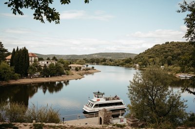 AI-generated travel thumbnail for Alénya