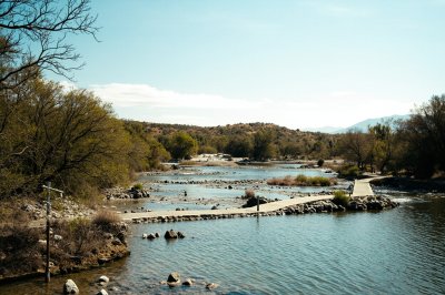 AI-generated travel thumbnail for Alhuey