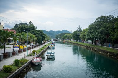 AI-generated travel thumbnail for Alibug