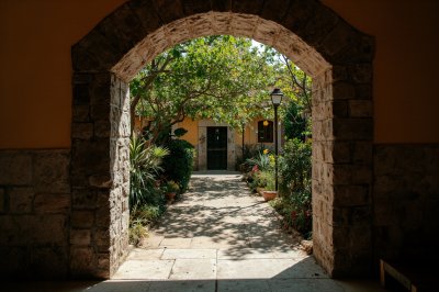 AI-generated travel thumbnail for Almonacid de la Cuba