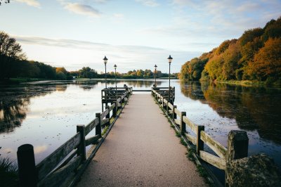 AI-generated travel thumbnail for Alveley