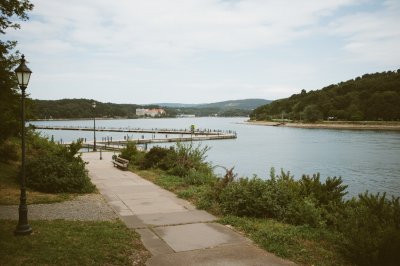 AI-generated travel thumbnail for Amares