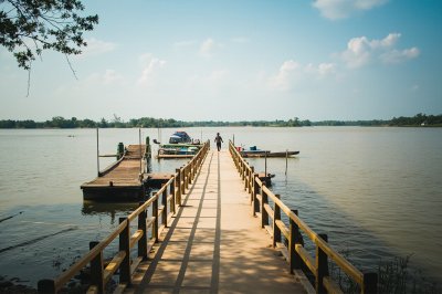 AI-generated travel thumbnail for Amphoe Khao Wong