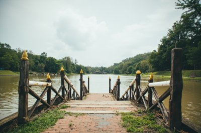 AI-generated travel thumbnail for Amphoe Mueang Sara Buri