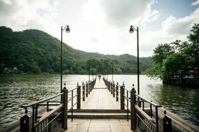 AI-generated travel thumbnail for Amphoe Na Yong