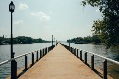 AI-generated travel thumbnail for Amphoe Rattanaburi