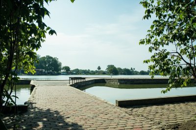 AI-generated travel thumbnail for Amphoe Samrong Thap