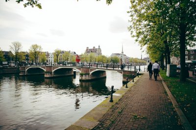 AI-generated travel thumbnail for Amsterdam