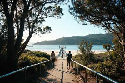 AI-generated travel thumbnail for Apollo Bay