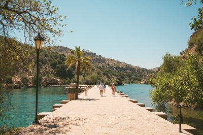 AI-generated travel thumbnail for Arazane