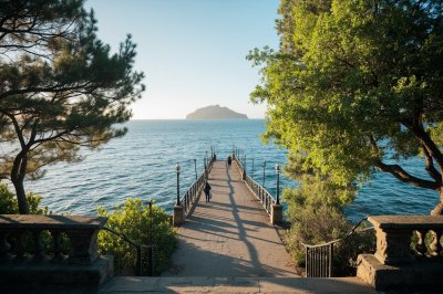 AI-generated travel thumbnail for Arco da Calheta