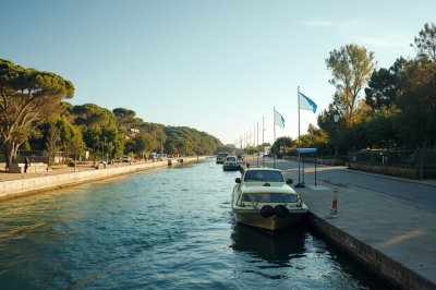 AI-generated travel thumbnail for Arenas de Iguña