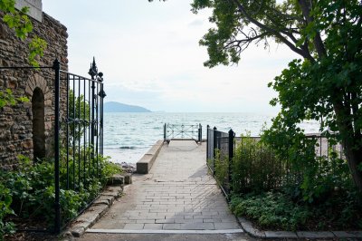 AI-generated travel thumbnail for Arona