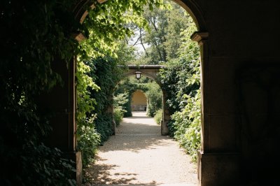 AI-generated travel thumbnail for Atzenbrugg