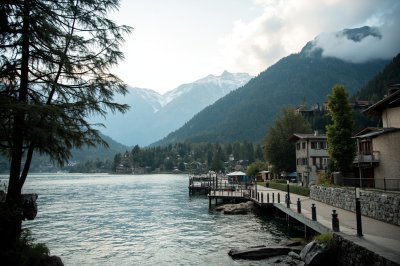 AI-generated travel thumbnail for Aurogna