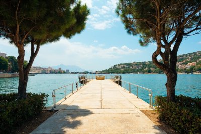 AI-generated travel thumbnail for Avola