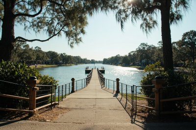 AI-generated travel thumbnail for Avon Park