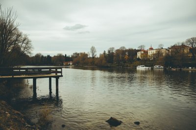 AI-generated travel thumbnail for Avrămeni