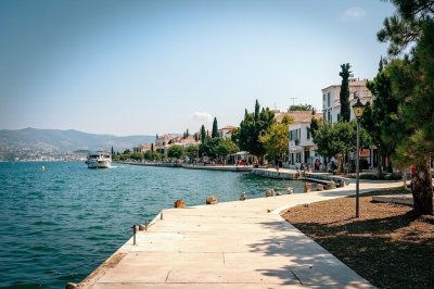 AI-generated travel thumbnail for Áyios Vasílios