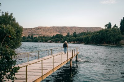 AI-generated travel thumbnail for ‘Ayn Jannah