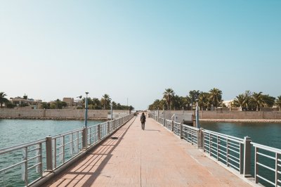 AI-generated travel thumbnail for Bandar Bushehr