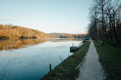 AI-generated travel thumbnail for Bărăbanț