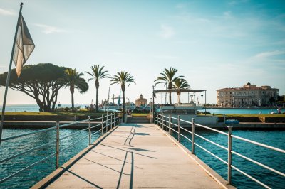 AI-generated travel thumbnail for Bari