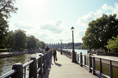 AI-generated travel thumbnail for Barnet