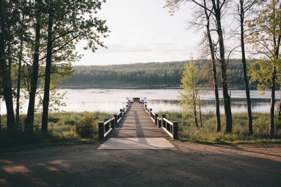 AI-generated travel thumbnail for Bayunovskiye Klyuchi