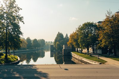 AI-generated travel thumbnail for Belinţ