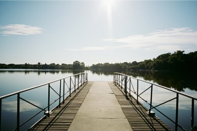 AI-generated travel thumbnail for Bénesse-Maremne