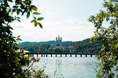 AI-generated travel thumbnail for Berching