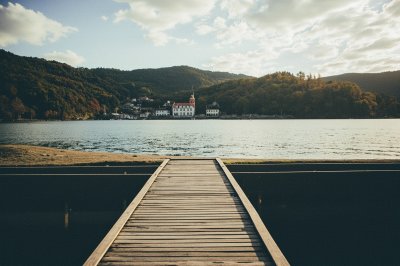 AI-generated travel thumbnail for Berrobi