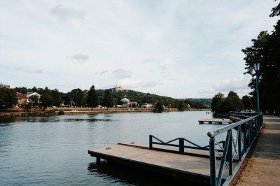 AI-generated travel thumbnail for Besenyőtelek