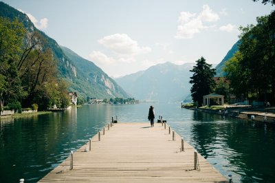 AI-generated travel thumbnail for Bönigen