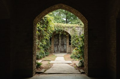 AI-generated travel thumbnail for Bowdon