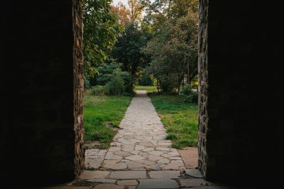 AI-generated travel thumbnail for Brodokalmak