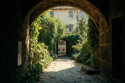 AI-generated travel thumbnail for Bruchweiler-Bärenbach